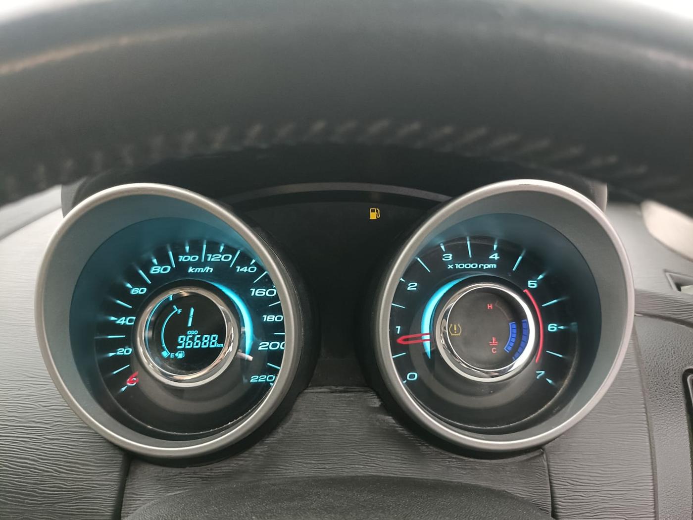 2017 Mahindra XUV500 W10 AT 1.99, Diesel, Automatic, 96,678 km, Odometer Image