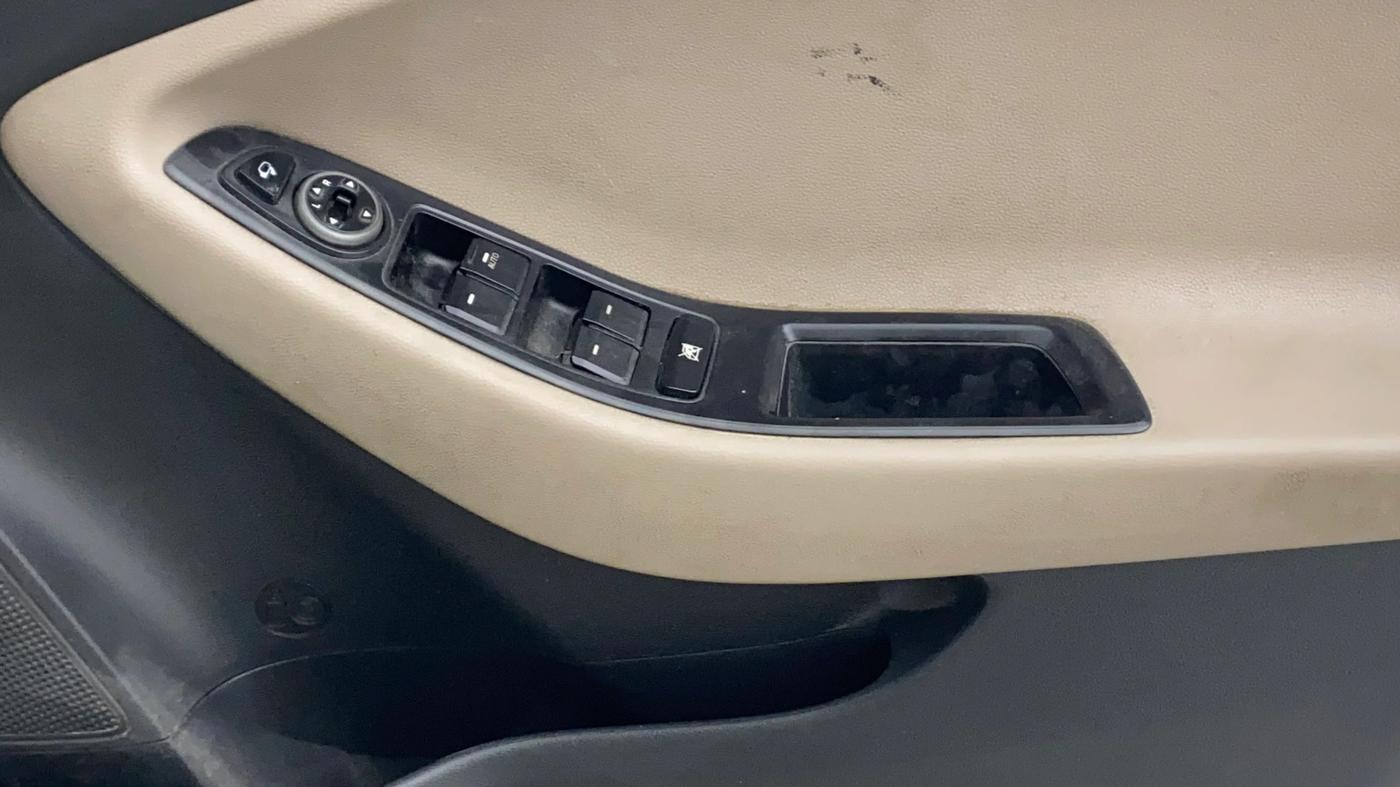2019 Hyundai Elite i20 ASTA 1.4 CRDI (O), Diesel, Manual, 98,206 km, Driver Side Door Panels Control