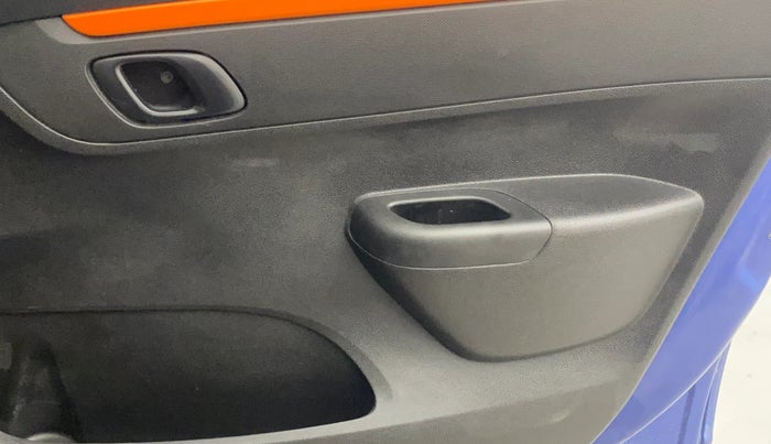 2019 Renault Kwid CLIMBER 1.0 AMT, Petrol, Automatic, 43,137 km, Driver Side Door Panels Control