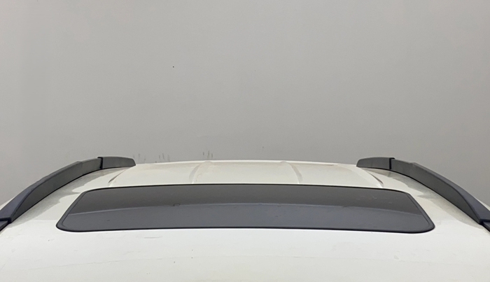 2016 Mahindra XUV500 W10, Diesel, Manual, 1,05,526 km, Moonroof/ Sunroof