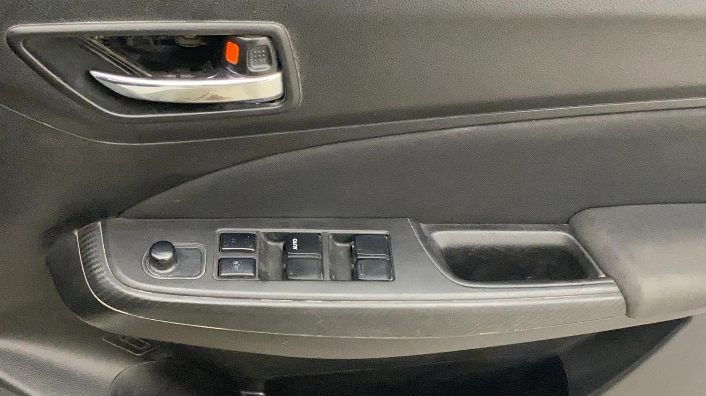 2019 Maruti Swift VDI, Diesel, Manual, 78,902 km, Driver Side Door Panels Control
