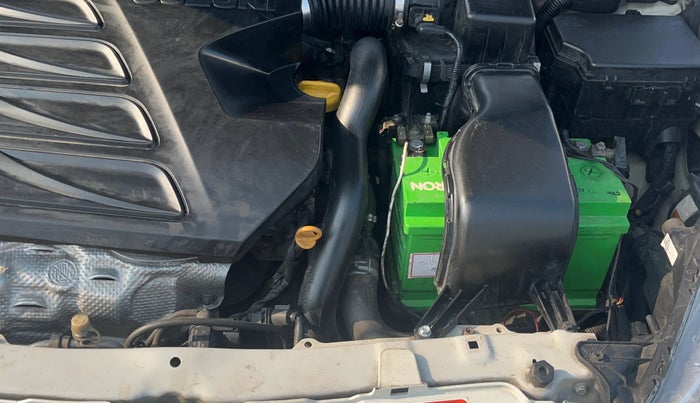 2015 Maruti S Cross ALPHA 1.6, Diesel, Manual, 1,46,543 km, Engine View - Left