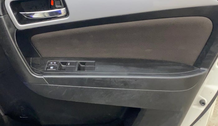 2020 Toyota URBAN CRUISER HIGH GRADE MT, Petrol, Manual, 44,175 km, Driver Side Door Panels Control