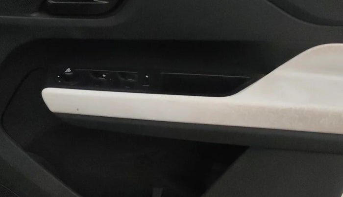 2023 Tata PUNCH ACCOMPLISHED MT CNG, CNG, Manual, 50,057 km, Driver Side Door Panels Control