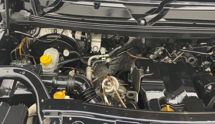 2018 Mahindra TUV300 T10, Diesel, Manual, 80,124 km, Engine View - Right