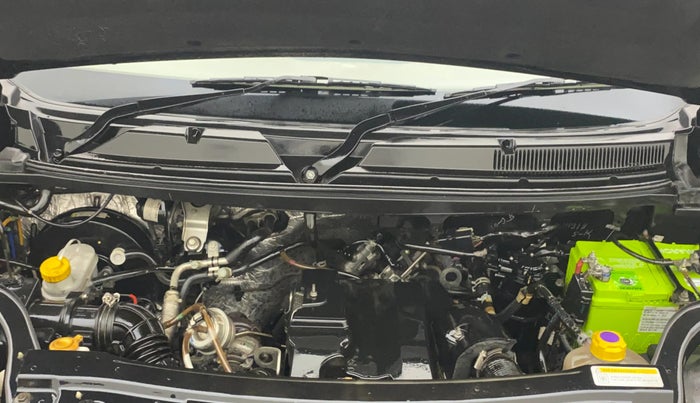 2018 Mahindra TUV300 T10, Diesel, Manual, 80,124 km, Engine View