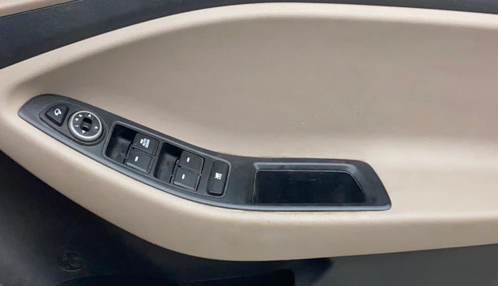 2019 Hyundai Elite i20 SPORTZ PLUS  1.2 CVT, Petrol, Automatic, 1,09,116 km, Driver Side Door Panels Control