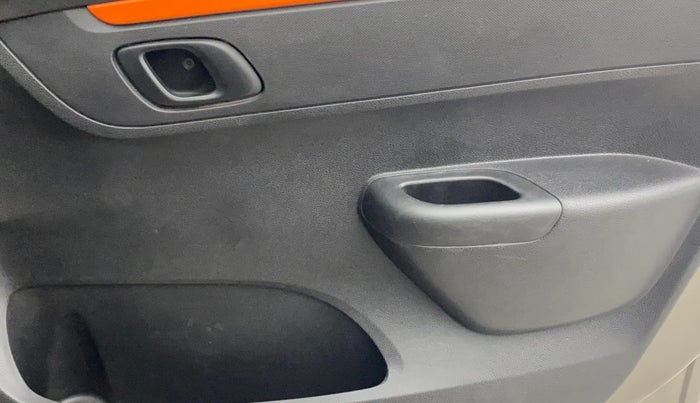 2019 Renault Kwid CLIMBER 1.0, Petrol, Manual, 52,511 km, Driver Side Door Panels Control