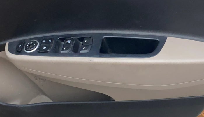 2016 Hyundai Grand i10 SPORTZ 1.2 KAPPA VTVT, Petrol, Manual, 65,267 km, Driver Side Door Panels Control