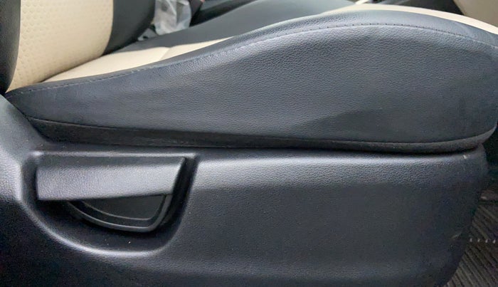2021 Hyundai NEW SANTRO SPORTZ EXECUTIVE CNG, CNG, Manual, 21,577 km, Driver Side Adjustment Panel
