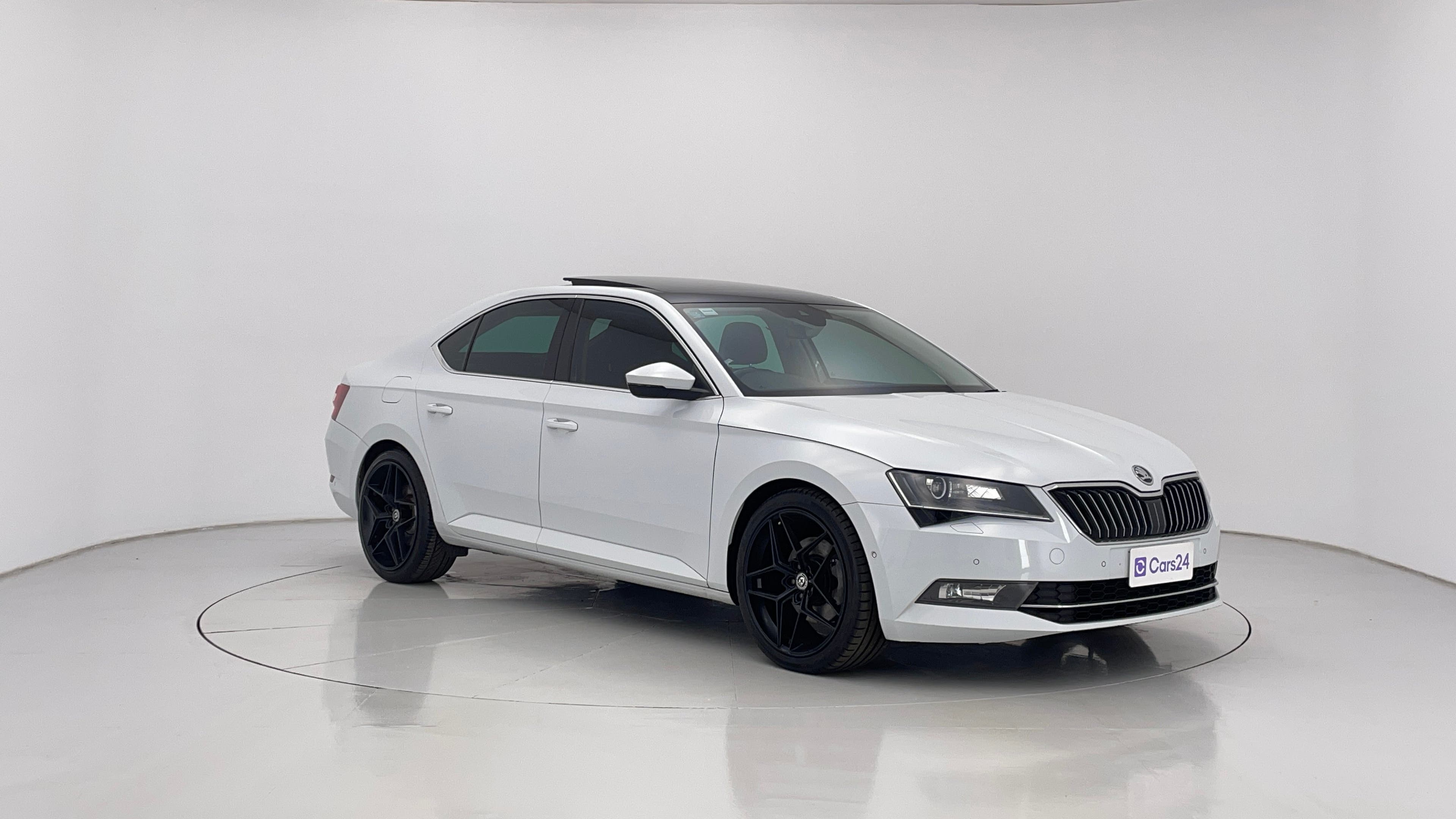 SKODA Superb image