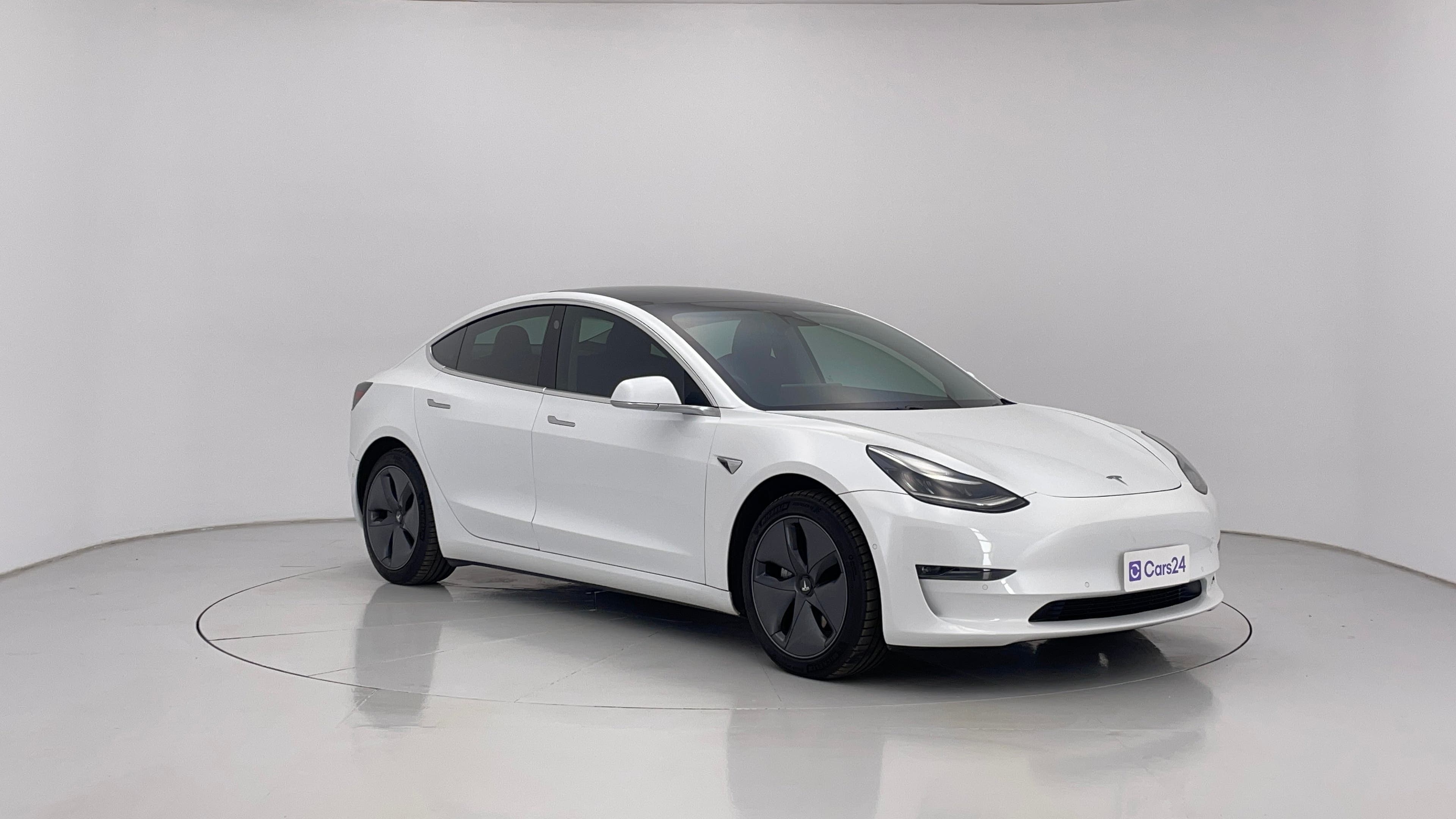Tesla Model 3 image