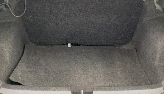 2018 Volkswagen Ameo HIGHLINE PLUS 1.0L 16 ALLOY, Petrol, Manual, 76,390 km, Boot Inside