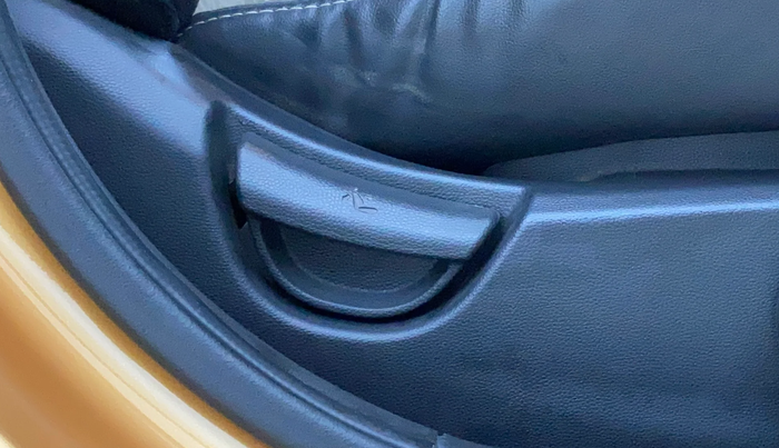 2014 Hyundai Grand i10 ASTA AT 1.2 KAPPA VTVT, Petrol, Automatic, 74,436 km, Driver Side Adjustment Panel