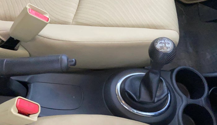 2015 Honda Mobilio 1.5L I-VTEC S, Petrol, Manual, 27,201 km, Gear Lever