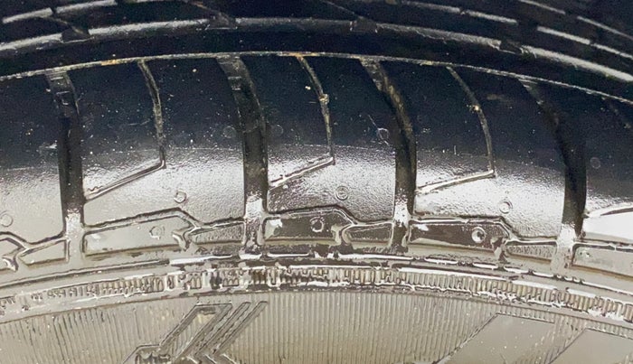 2020 Tata ALTROZ XZ PETROL, CNG, Manual, 80,571 km, Left Front Tyre Tread