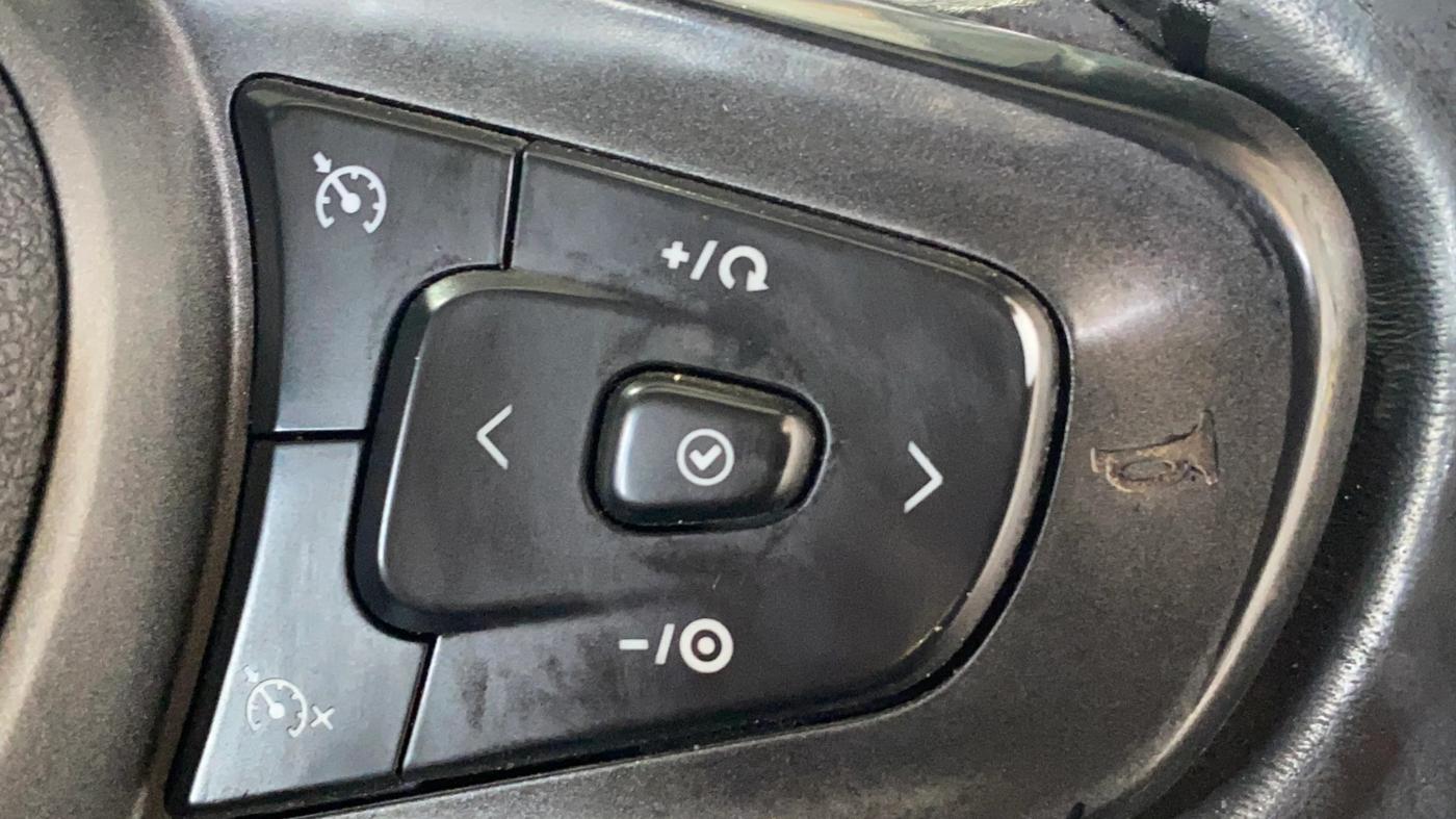 2020 Tata ALTROZ XZ PETROL, CNG, Manual, 80,571 km, Adaptive Cruise Control