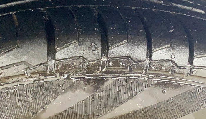 2020 Tata ALTROZ XZ PETROL, CNG, Manual, 80,571 km, Right Front Tyre Tread