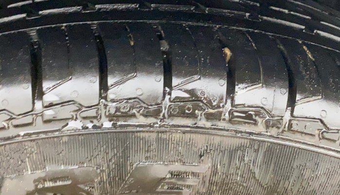 2020 Tata ALTROZ XZ PETROL, CNG, Manual, 80,571 km, Left Rear Tyre Tread