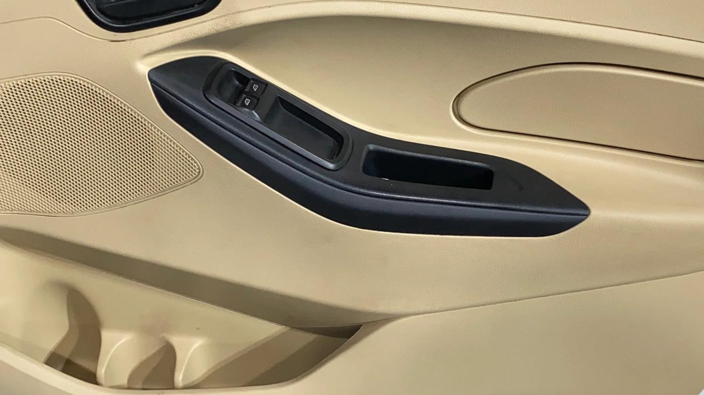 2019 Ford Figo Aspire AMBIENTE 1.2 PETROL, Petrol, Manual, 34,827 km, Driver Side Door Panels Control