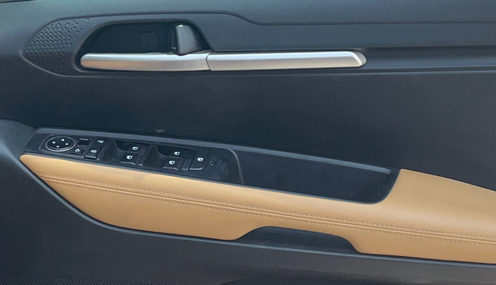 2024 KIA SONET 	 HTX 1.0 TURBO DCT, Petrol, Automatic, 26,836 km, Driver Side Door Panels Control