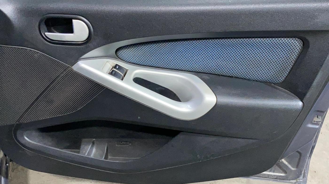 2014 Ford Figo TITANIUM 1.4 DIESEL, Diesel, Manual, 83,828 km, Driver Side Door Panels Control
