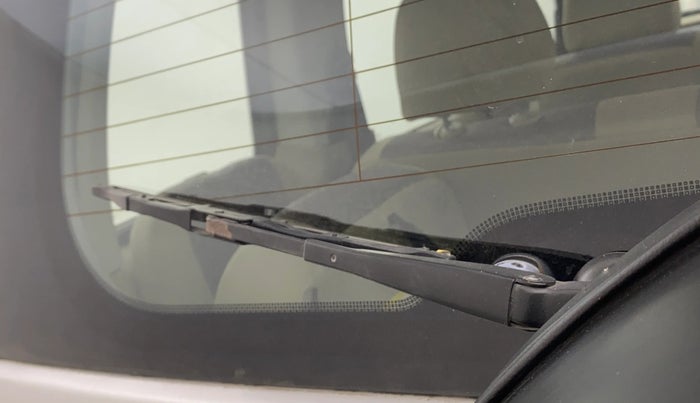 2018 Mahindra TUV300 T8, Diesel, Manual, 49,539 km, Rear Wiper