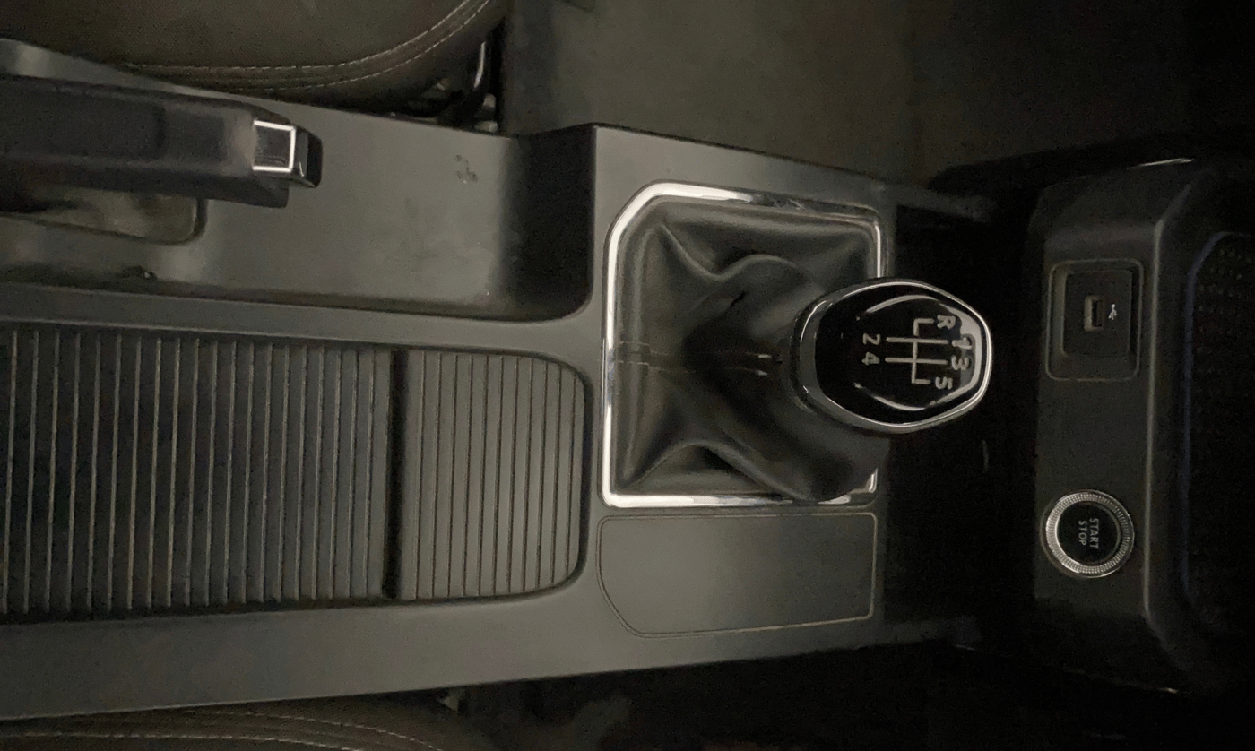 2022 Renault Kiger RXT MT, CNG, Manual, 53,387 km, Gear Lever
