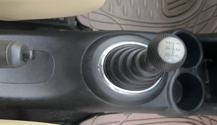 2017 Honda Amaze 1.2L I-VTEC S, Petrol, Manual, 20,570 km, Gear Lever