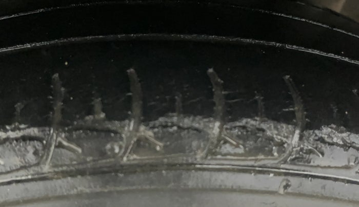 2017 Honda Amaze 1.2L I-VTEC S, Petrol, Manual, 20,570 km, Left Rear Tyre Tread