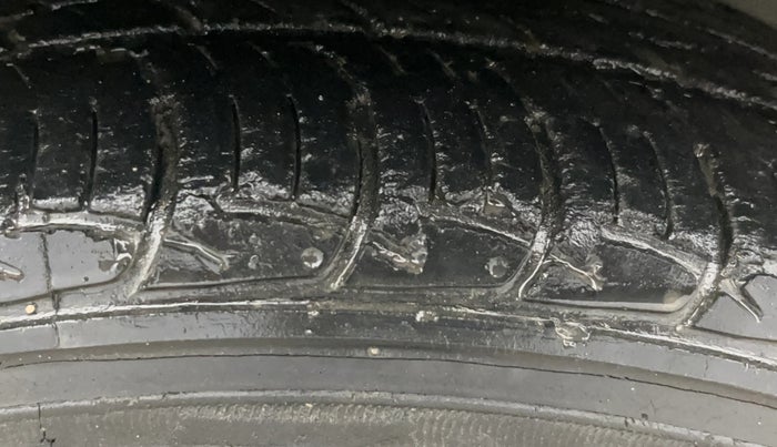 2017 Honda Amaze 1.2L I-VTEC S, Petrol, Manual, 20,570 km, Right Front Tyre Tread