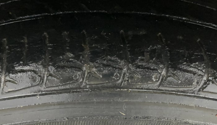 2017 Honda Amaze 1.2L I-VTEC S, Petrol, Manual, 20,570 km, Right Rear Tyre Tread