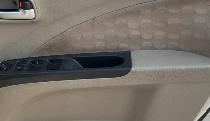 2016 Maruti Celerio ZXI AMT (O), Petrol, Automatic, 68,291 km, Driver Side Door Panels Control