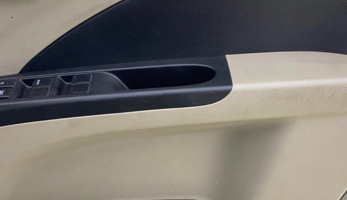 2017 Maruti Celerio VXI, Petrol, Manual, 37,818 km, Driver Side Door Panels Control