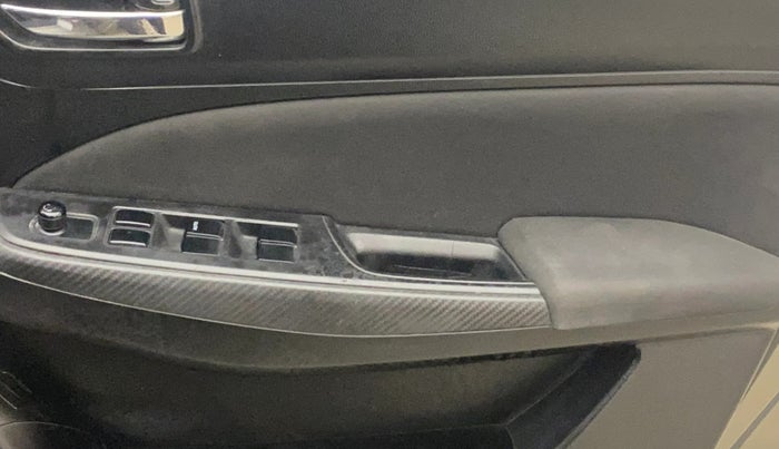 2018 Maruti Swift VXI, Petrol, Manual, 1,19,894 km, Driver Side Door Panels Control