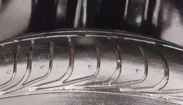 2014 Volkswagen Polo GT TSI AT, Petrol, Automatic, 99,975 km, Right Rear Tyre Tread