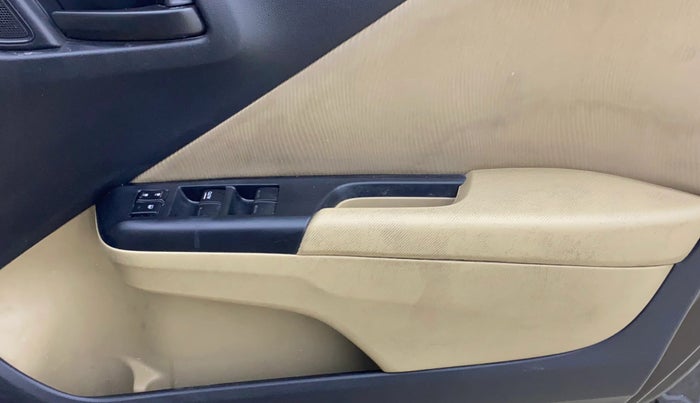 2015 Honda City 1.5L I-VTEC SV CVT, Petrol, Automatic, 1,04,073 km, Driver Side Door Panels Control