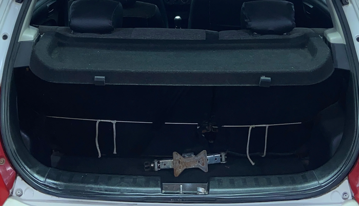 2017 Maruti Swift LXI (O), Petrol, Manual, 66,537 km, Boot Inside