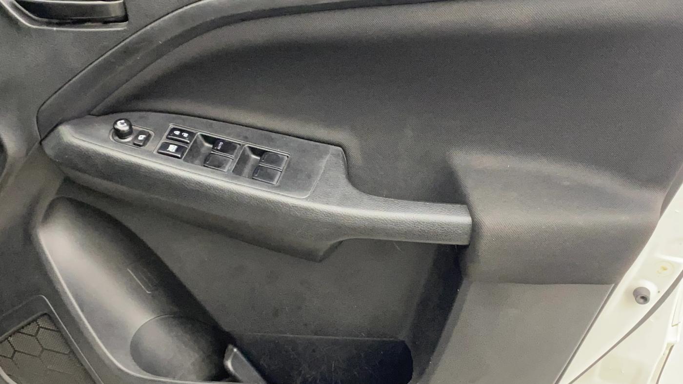 2024 Maruti BREZZA VXI, Petrol, Manual, 46,755 km, Driver Side Door Panels Control