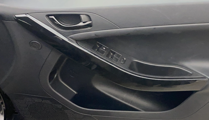 2023 Tata NEXON XZA PLUS PETROL DARK EDITION, Petrol, Automatic, 69,004 km, Driver Side Door Panels Control