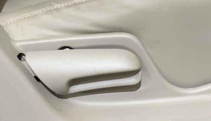 2017 Maruti Swift Dzire VXI, CNG, Manual, 61,263 km, Driver Side Adjustment Panel