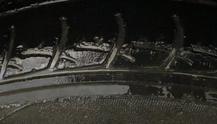 2018 Maruti Baleno DELTA PETROL 1.2, CNG, Manual, 51,261 km, Right Front Tyre Tread