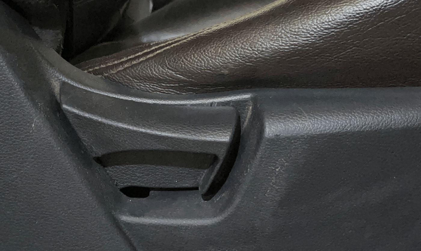 2020 Mahindra XUV300 W4 1.5 DIESEL, Diesel, Manual, 75,621 km, Driver Side Adjustment Panel