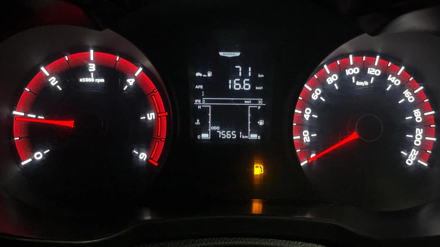 2020 Mahindra XUV300 W4 1.5 DIESEL, Diesel, Manual, 75,621 km, Odometer Image