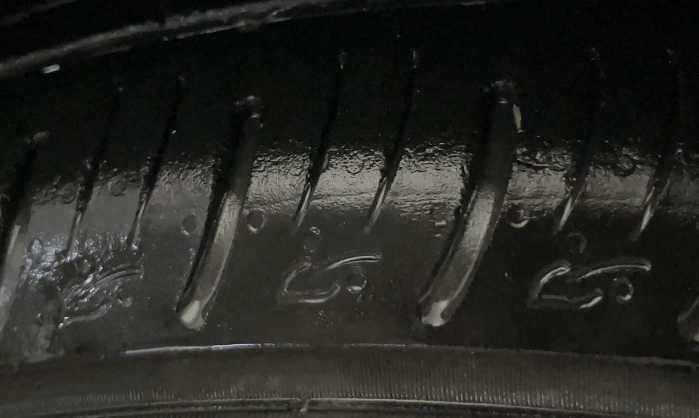2020 Mahindra XUV300 W4 1.5 DIESEL, Diesel, Manual, 75,621 km, Right Rear Tyre Tread