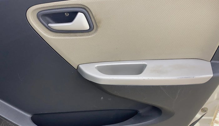 2015 Maruti Alto K10 VXI, CNG, Manual, 78,574 km, Driver Side Door Panels Control