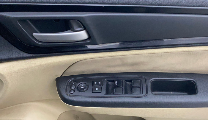 2018 Honda Amaze 1.2L I-VTEC V CVT, Petrol, Automatic, 1,30,378 km, Driver Side Door Panels Control