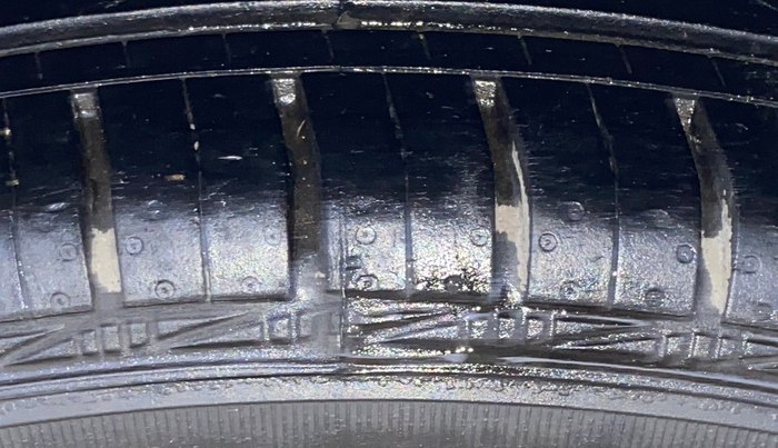 2013 Toyota Etios G, Petrol, Manual, 1,11,026 km, Right Rear Tyre Tread