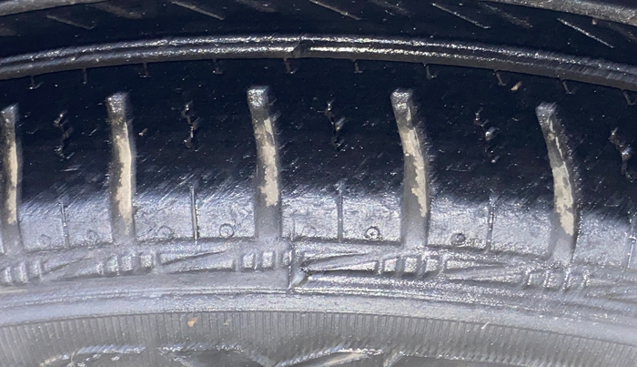 2013 Toyota Etios G, Petrol, Manual, 1,11,026 km, Left Rear Tyre Tread