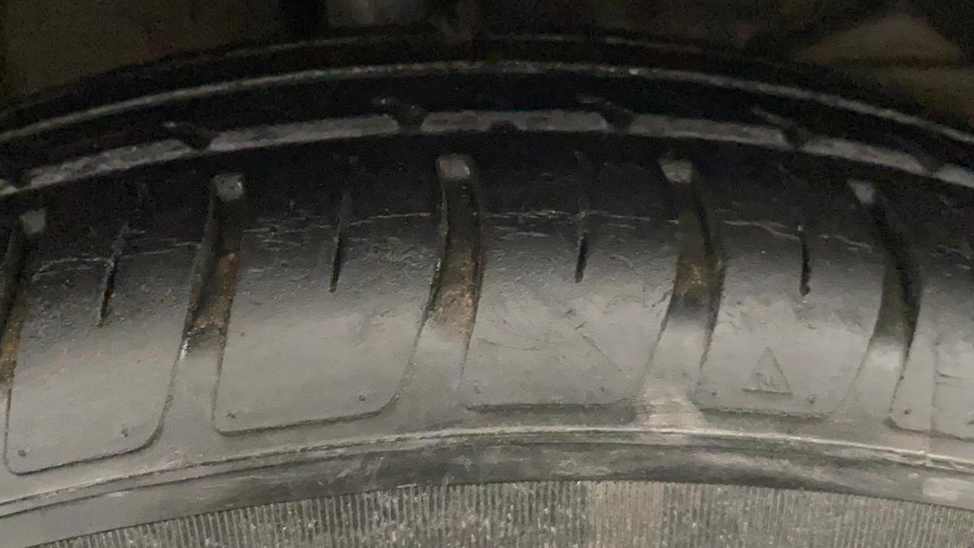 2021 Maruti Dzire VXI, Petrol, Manual, 34,645 km, Right Front Tyre Tread